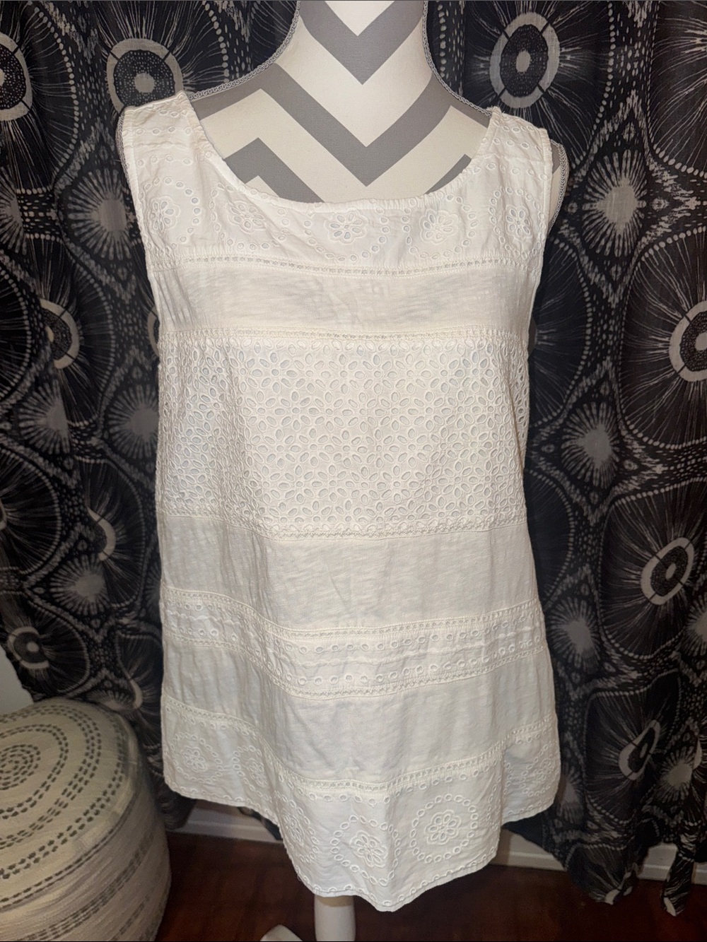 Talbots Women's White Eyelet Sleeveless Top Size XL